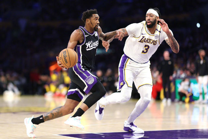 NBA常规赛：湖人132-122击败国王